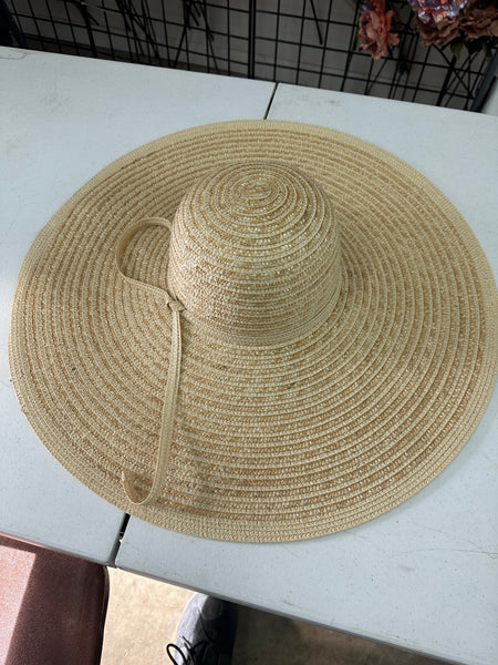 Wide brim tan straw hat body